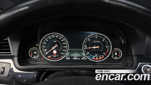 BMW 5-Series 2014 — photo 8