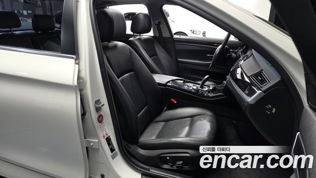 BMW 5-Series 2014 — photo 11