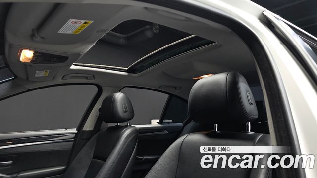 BMW 5-Series 2014 — photo 17