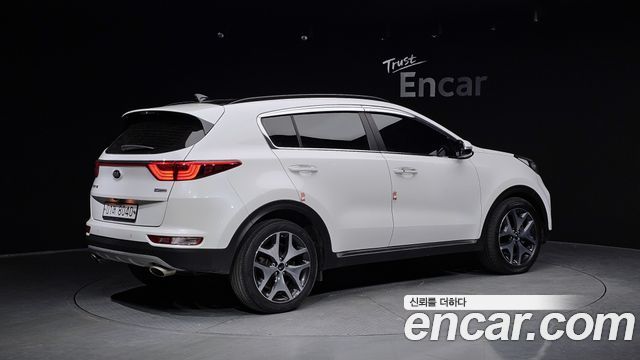Kia Sportage 2018 — photo 2
