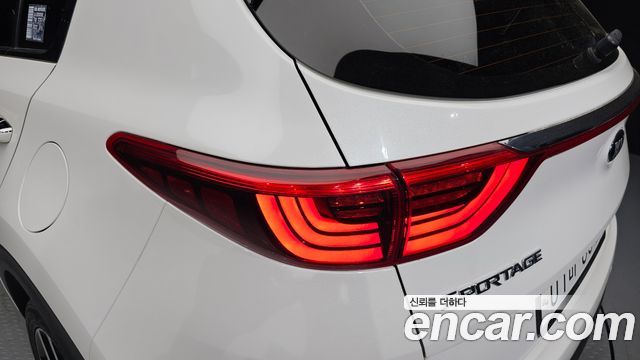 Kia Sportage 2018 — photo 9