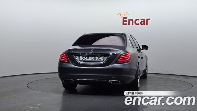 Mercedes-Benz C-Class 2018 — photo 4