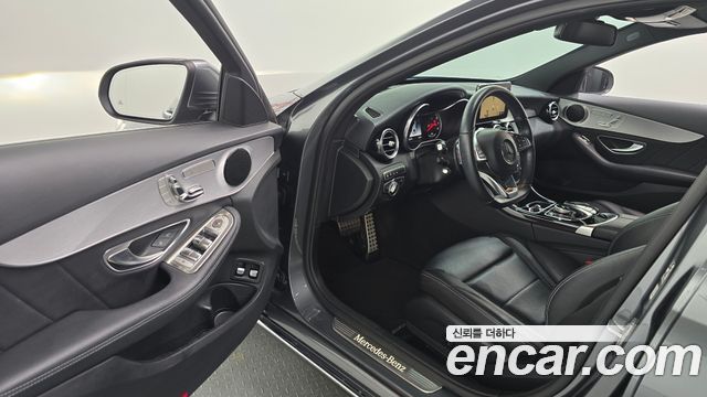 Mercedes-Benz C-Class 2018 — photo 13