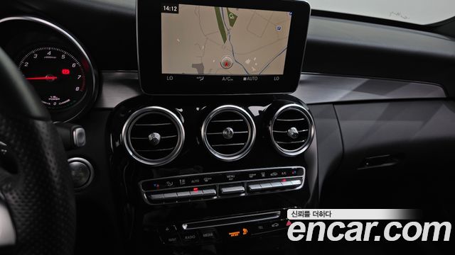 Mercedes-Benz C-Class 2018 — photo 19