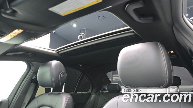 Mercedes-Benz C-Class 2018 — photo 22