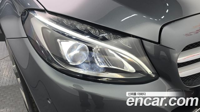 Mercedes-Benz C-Class 2018 — photo 8