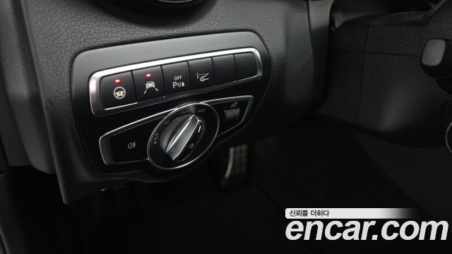 Mercedes-Benz C-Class 2018 — photo 28