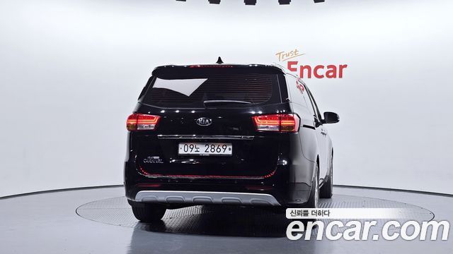 Kia Canival 2017 — photo 4