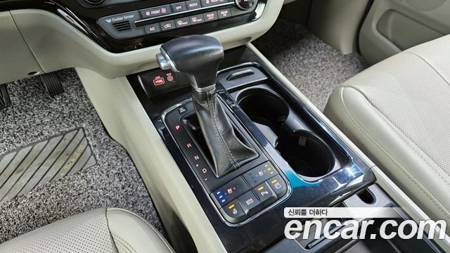 Kia Canival 2017 — photo 9