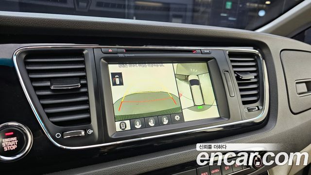 Kia Canival 2017 — photo 15