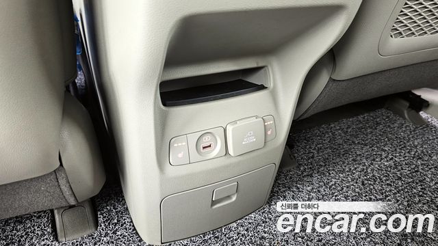 Kia Canival 2017 — photo 19