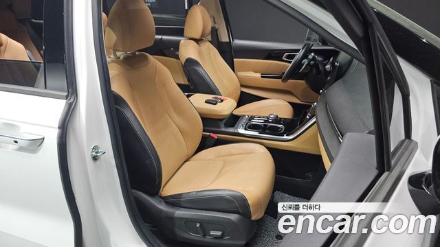 Kia Canival 2021 — photo 11
