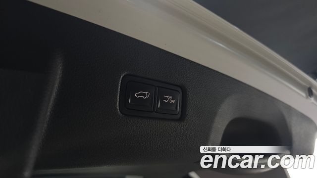 Kia Canival 2021 — photo 17