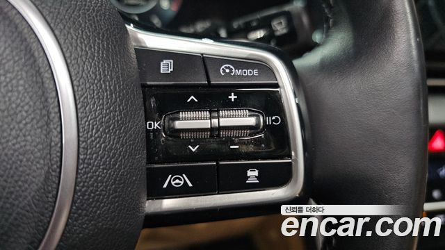 Kia Canival 2021 — photo 19