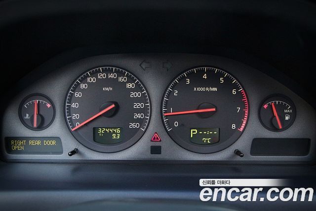 Volvo XC70 2001 — photo 17