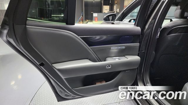 Genesis G90 2023 — photo 15