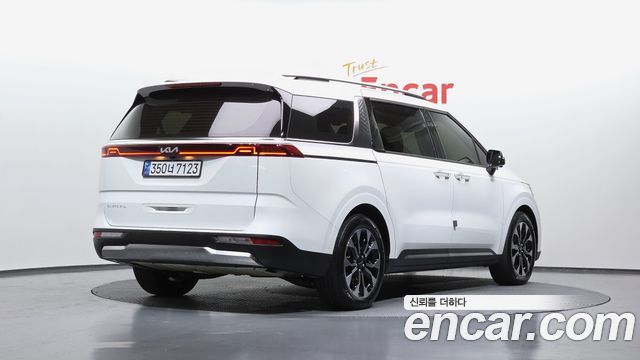 Kia Canival 2022 — photo 2