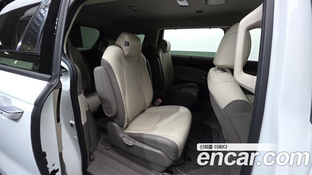 Kia Canival 2022 — photo 18