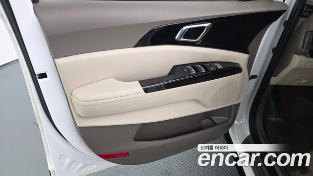 Kia Canival 2022 — photo 14