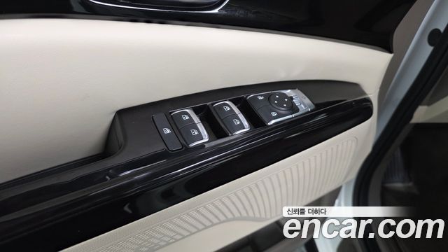 Kia Canival 2022 — photo 31