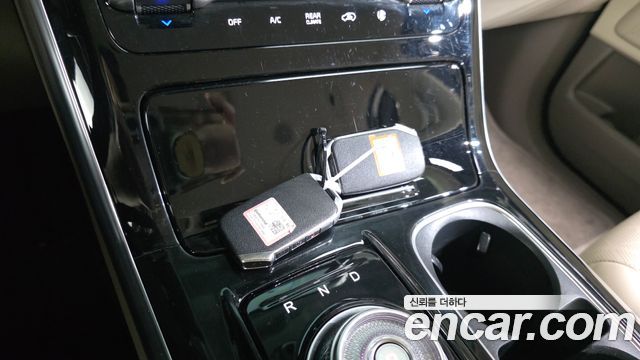 Kia Canival 2022 — photo 32