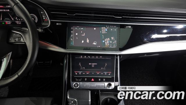 Audi Q7 2022 — photo 20