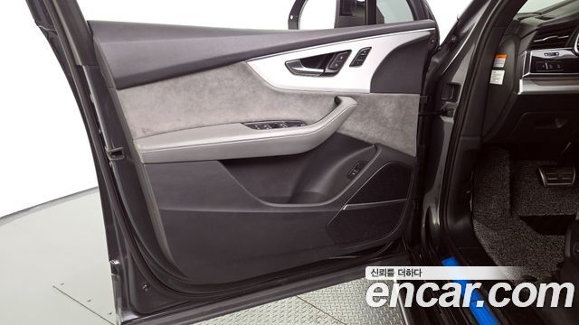 Audi Q7 2022 — photo 14