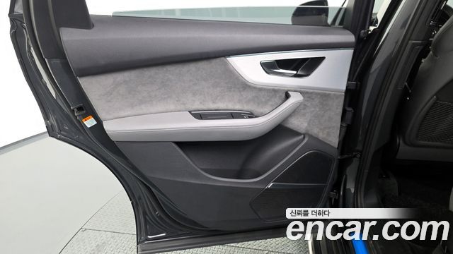 Audi Q7 2022 — photo 15