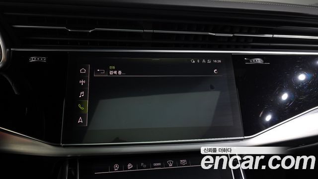 Audi Q7 2022 — photo 29