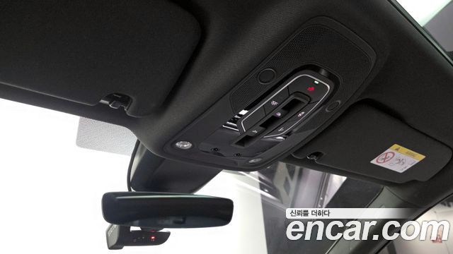 Audi Q7 2022 — photo 31