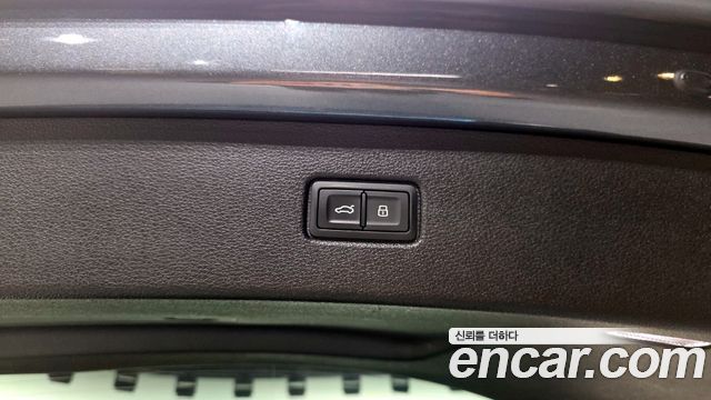 Audi Q7 2022 — photo 32