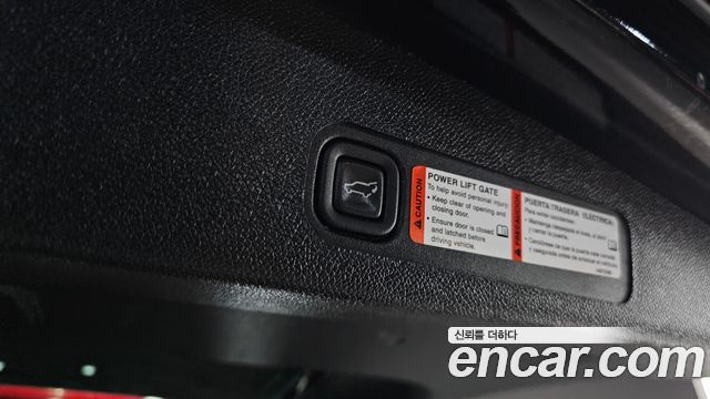 Cadillac Escalade 2013 — photo 17