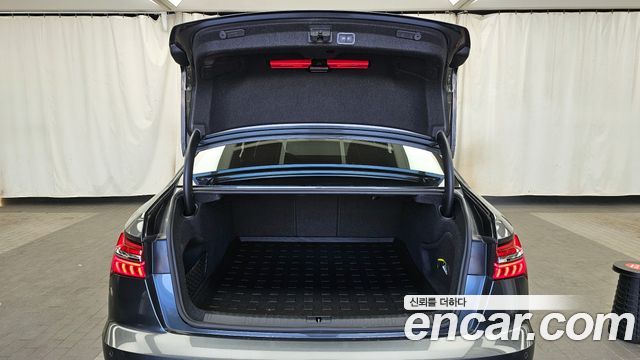 Audi A6 2020 — photo 26
