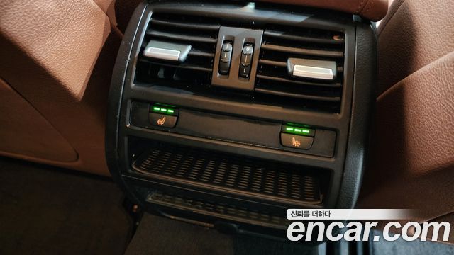BMW 5-Series 2016 — photo 20