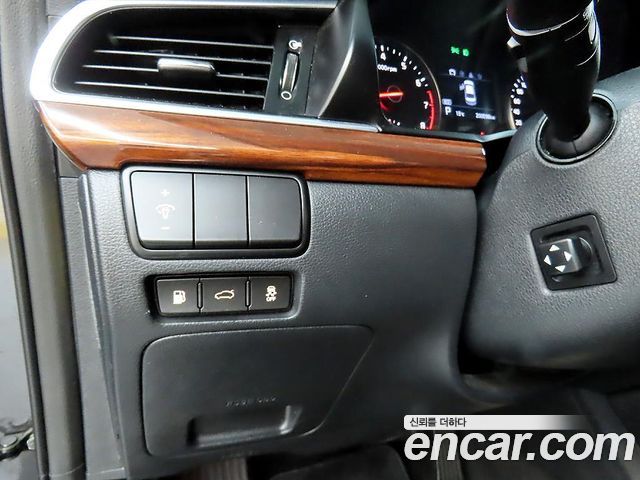 Kia K7 2016 — photo 13