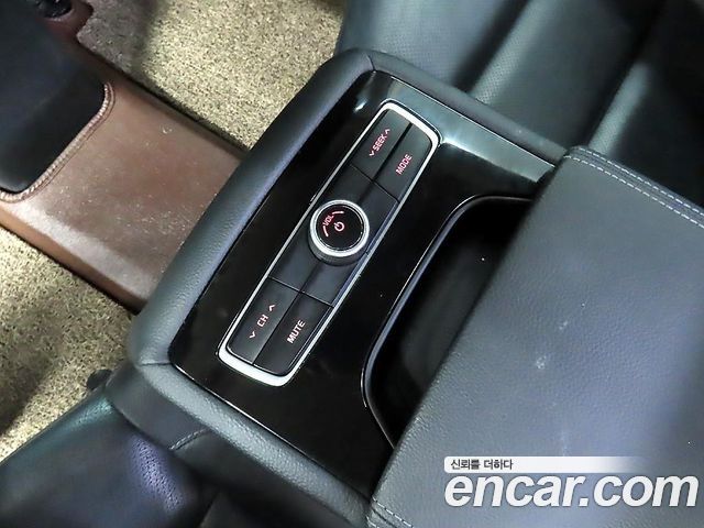 Kia K7 2016 — photo 14