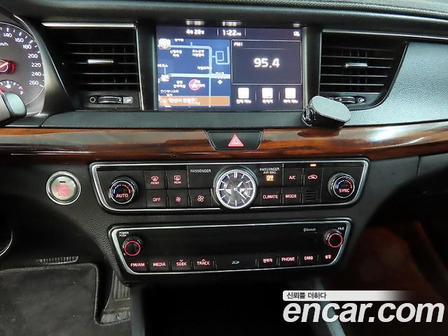 Kia K7 2016 — photo 15