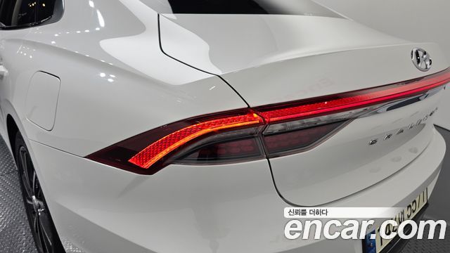 Hyundai Grandeur 2022 — photo 9