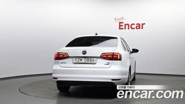 Volkswagen Jetta 2016 — photo 4