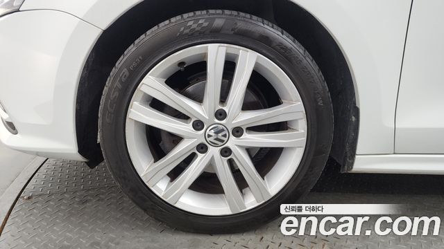 Volkswagen Jetta 2016 — photo 5
