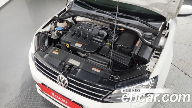 Volkswagen Jetta 2016 — photo 6