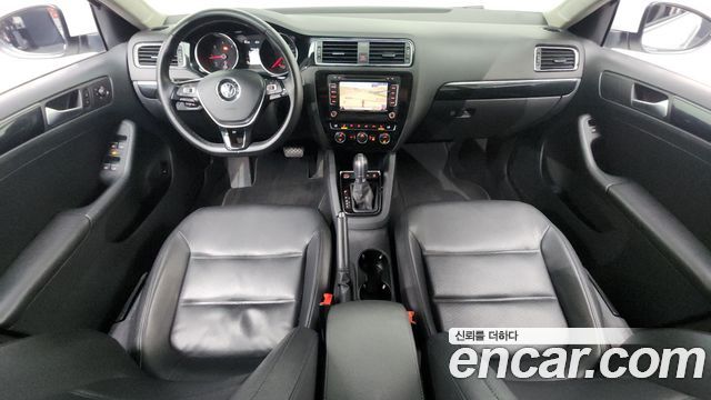 Volkswagen Jetta 2016 — photo 7