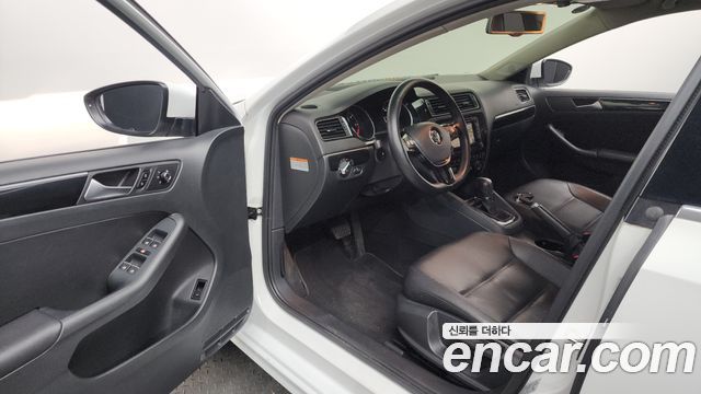 Volkswagen Jetta 2016 — photo 10