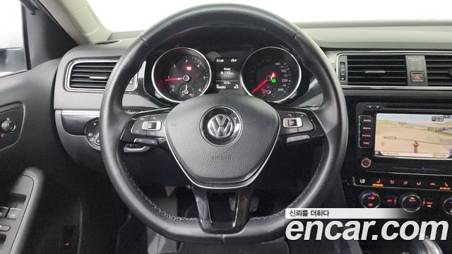 Volkswagen Jetta 2016 — photo 14