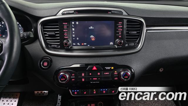Kia Sorento 2016 — photo 15