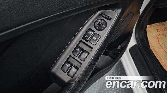 Kia K3 2013 — photo 13