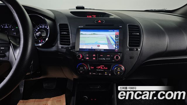 Kia K3 2013 — photo 17