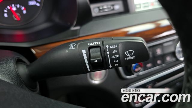 Kia K7 2016 — photo 16