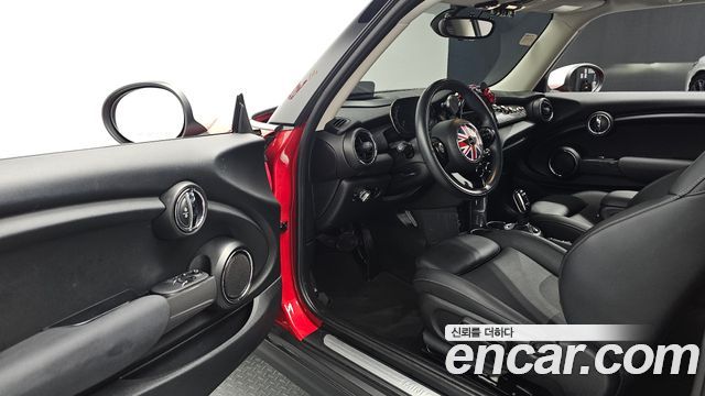 Mini Cooper 2021 — photo 17