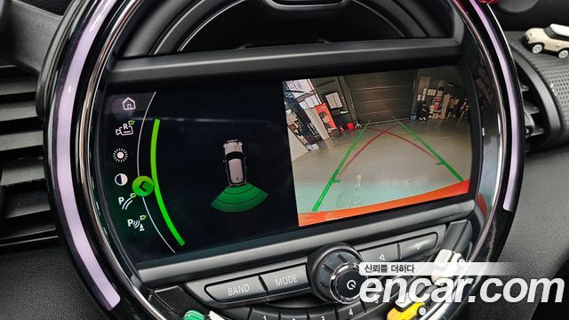 Mini Cooper 2021 — photo 21